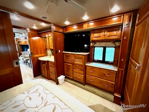 2014 Tiffin Phaeton 36 GH RV Photo 4