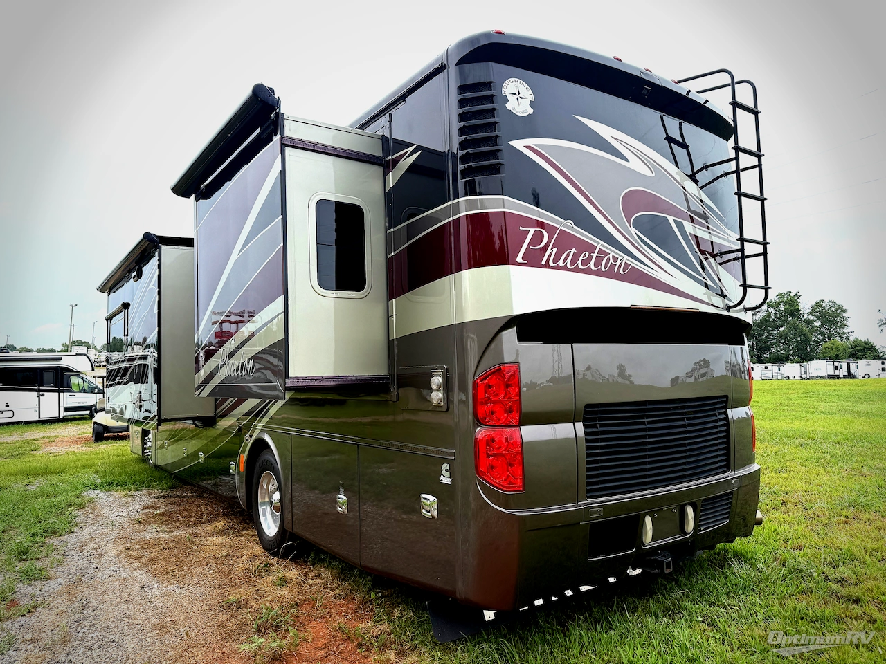 2014 Tiffin Phaeton 36 GH Photo 3