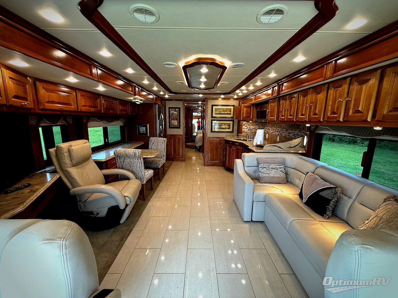 2014 Tiffin Phaeton 36 GH Photo 4