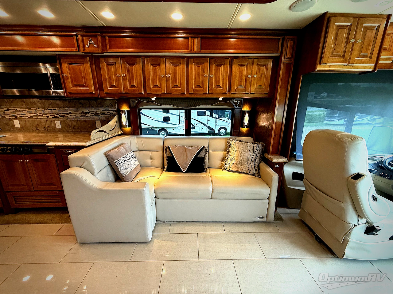 2014 Tiffin Phaeton 36 GH Photo 6