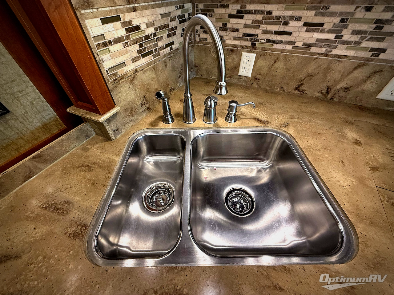 2014 Tiffin Phaeton 36 GH Photo 11