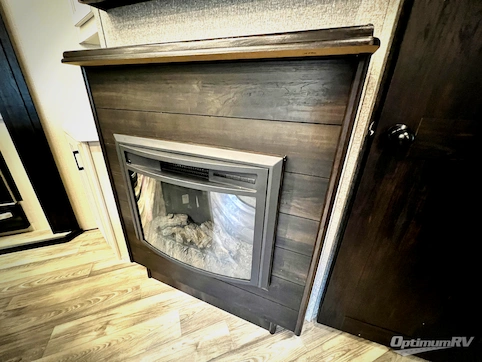 2022 Highland Ridge Roamer RF364BHS RV Photo 2