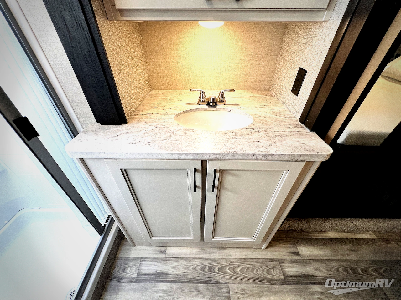 2022 Highland Ridge Roamer RF364BHS Photo 24