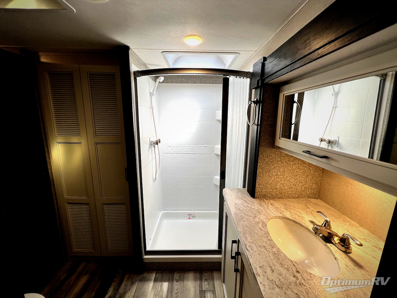 2022 Highland Ridge Roamer RF364BHS Photo 23