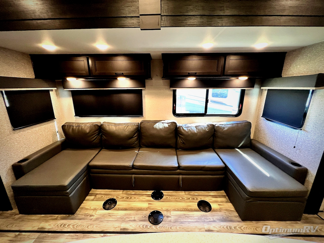 2022 Highland Ridge Roamer RF364BHS Photo 7