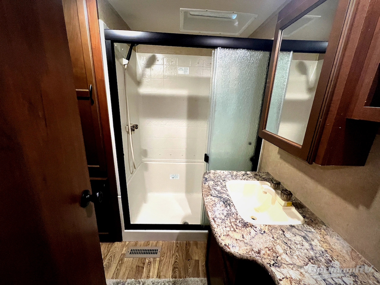 2015 Jayco Eagle Premier 321RLTS Photo 18