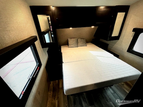 2023 Highland Ridge Range Lite 241BH RV Photo 3