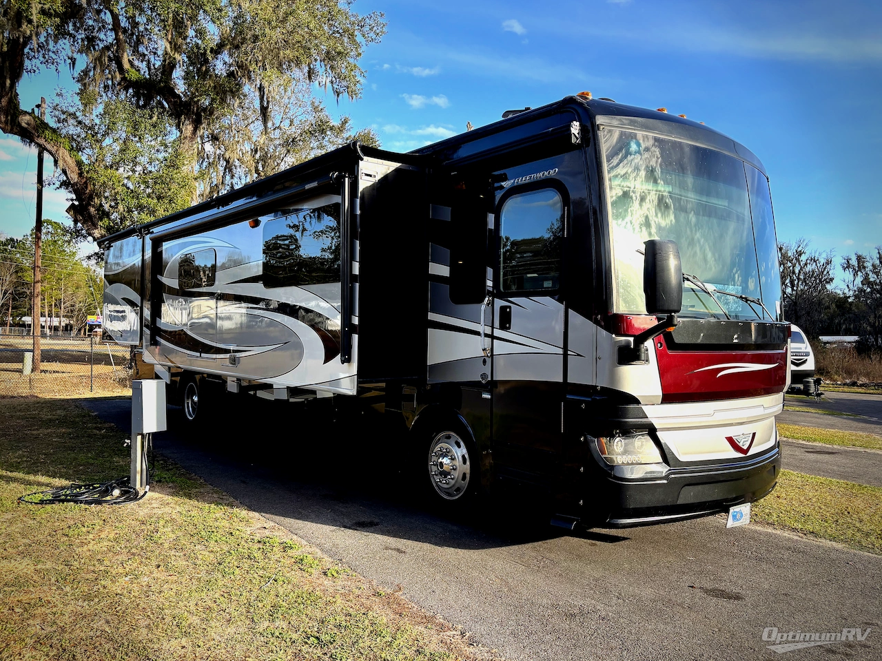 2017 Fleetwood Pace Arrow LXE 38F Photo 1