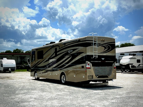 2017 Fleetwood Discovery 37R RV Photo 3