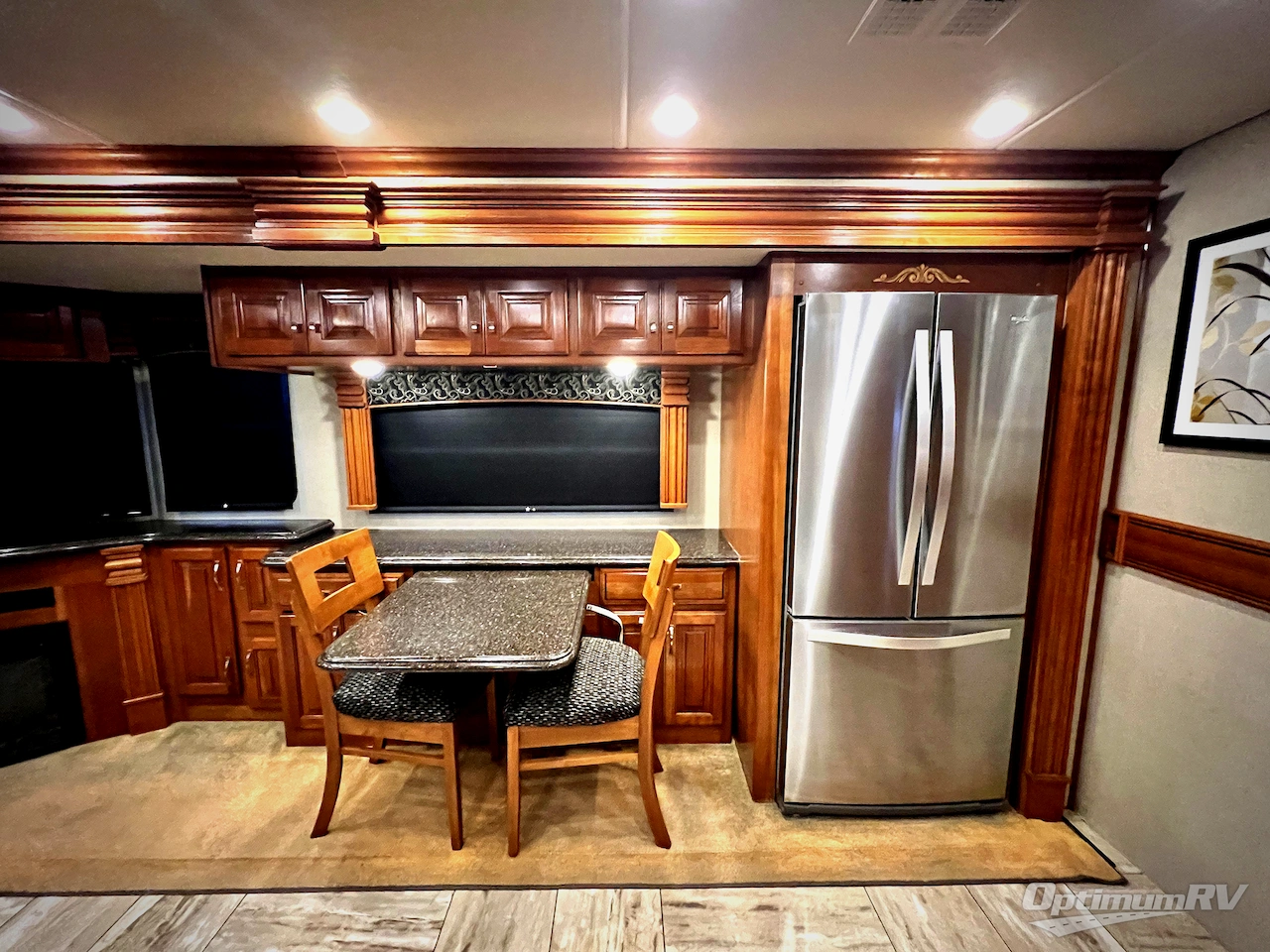 2017 Fleetwood Discovery 37R Photo 12