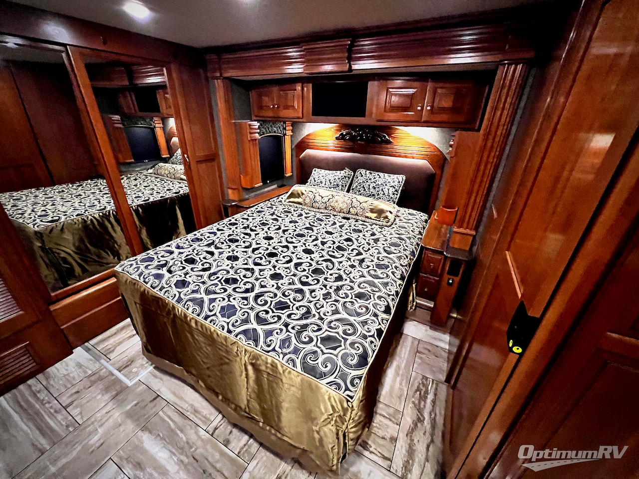 2017 Fleetwood Discovery 37R Photo 20