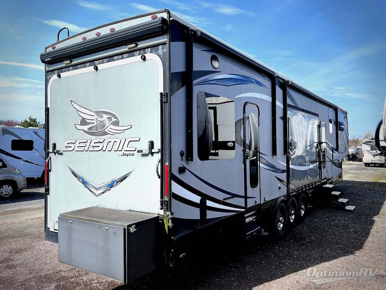 2017 Jayco Seismic 4212 Photo 2