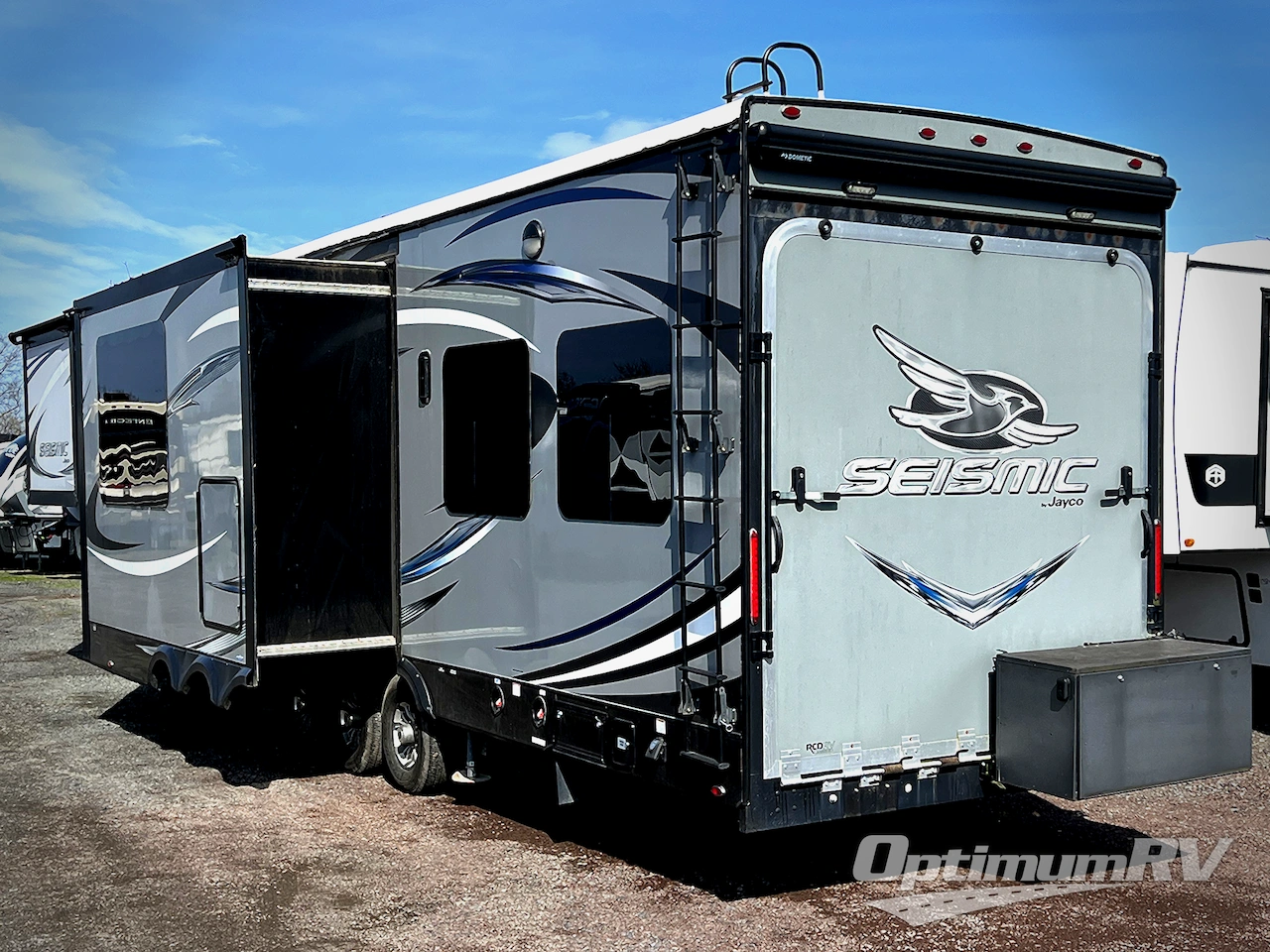 2017 Jayco Seismic 4212 Photo 3