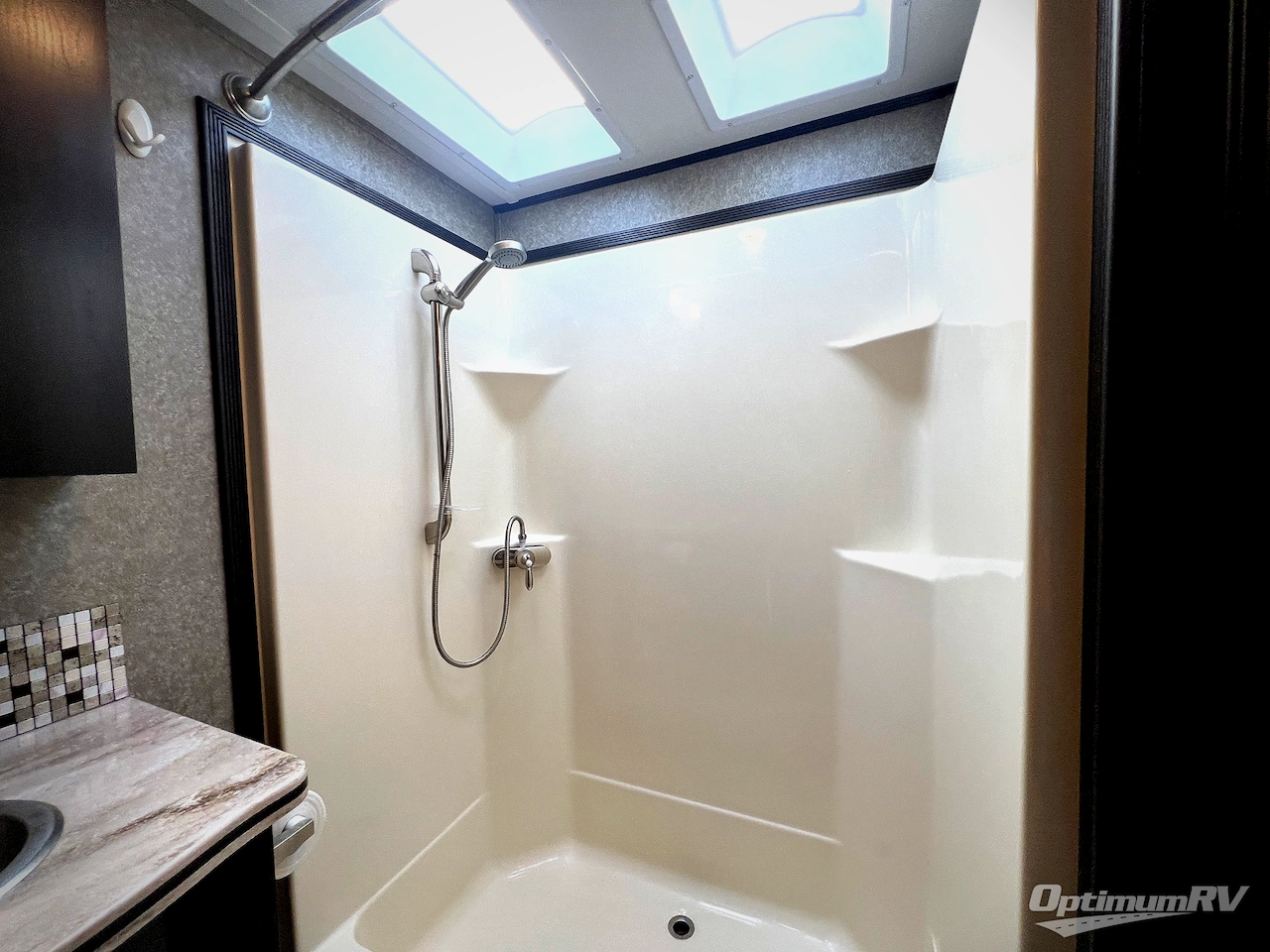 2017 Jayco Seismic 4212 Photo 31