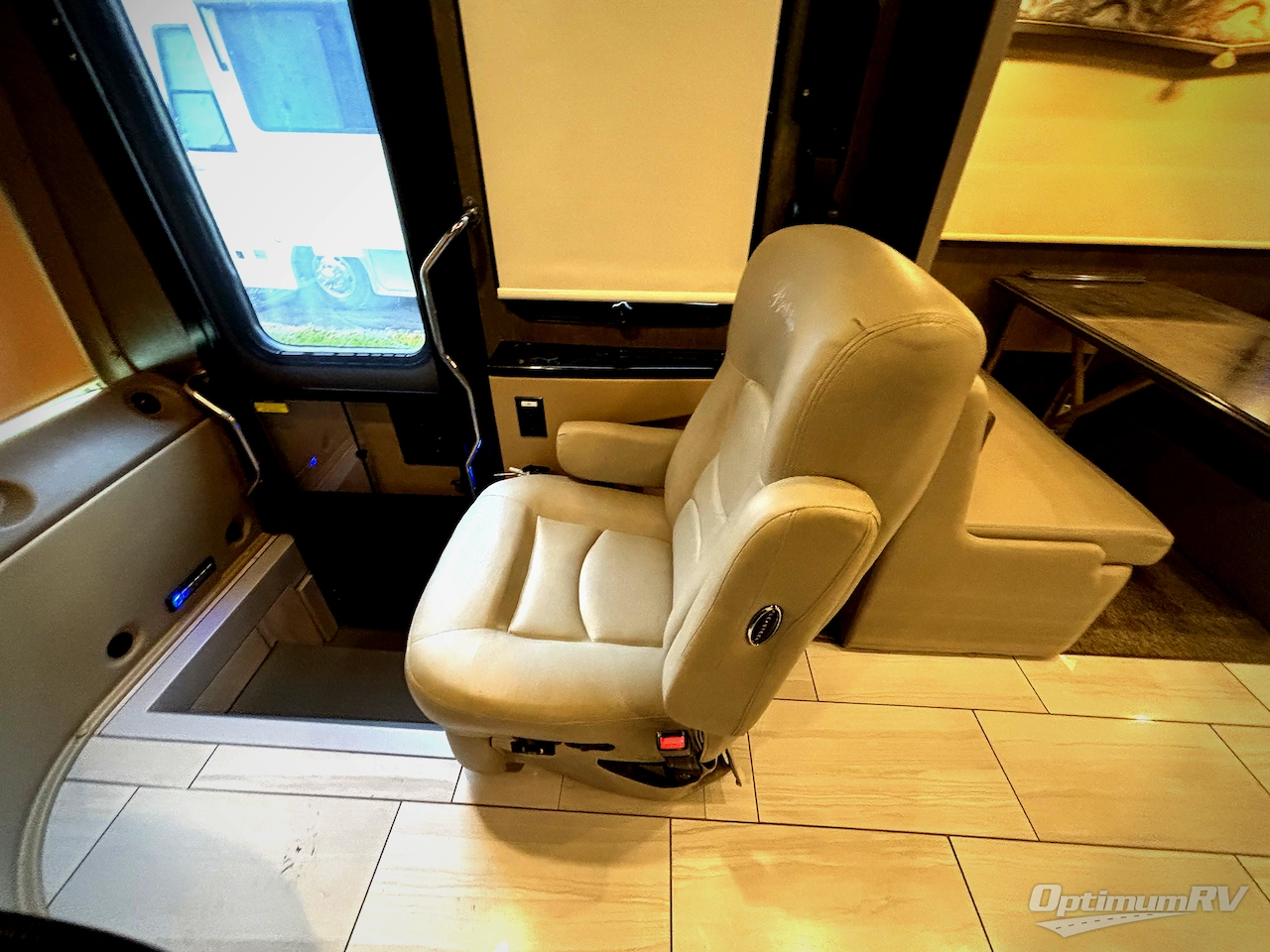 2019 Forest River Berkshire XLT 45A Photo 8