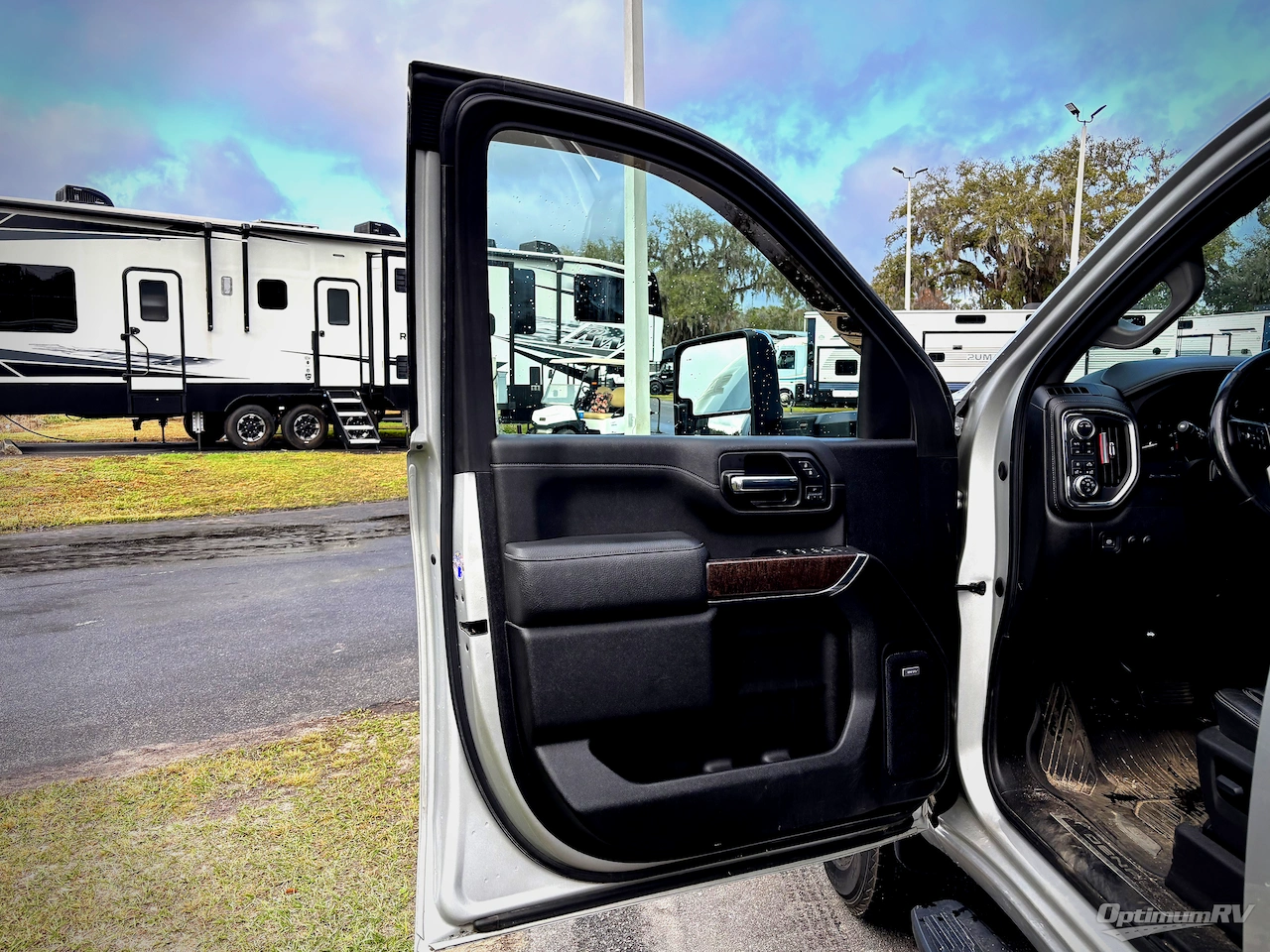 2022 GMC Denali 3500 HD Photo 7