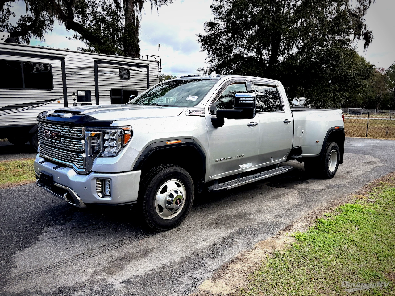 2022 GMC Denali 3500 HD Photo 5