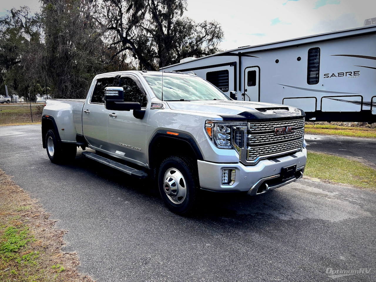 2022 GMC Denali 3500 HD Photo 1