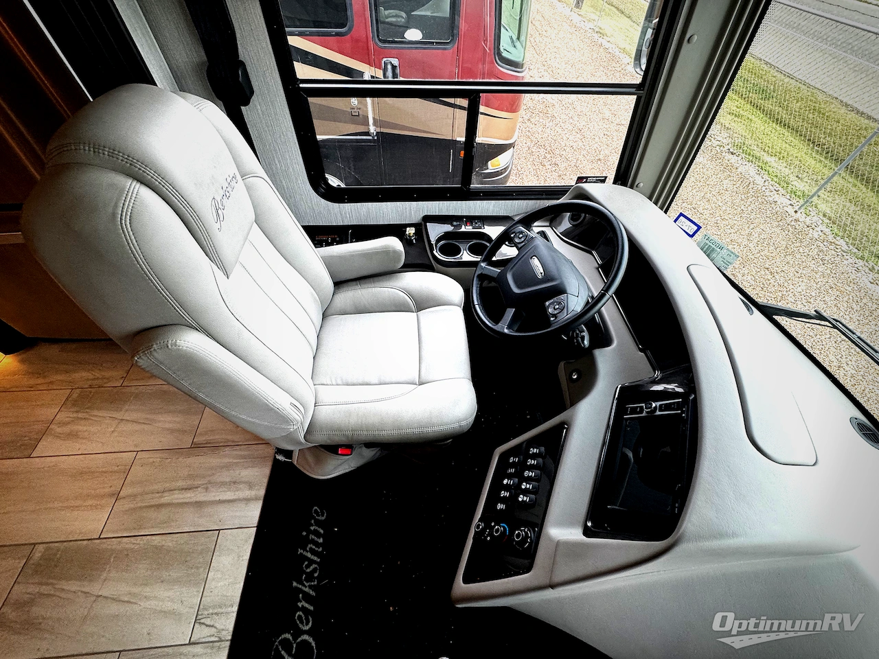 2022 Forest River Berkshire XLT 45A Photo 5
