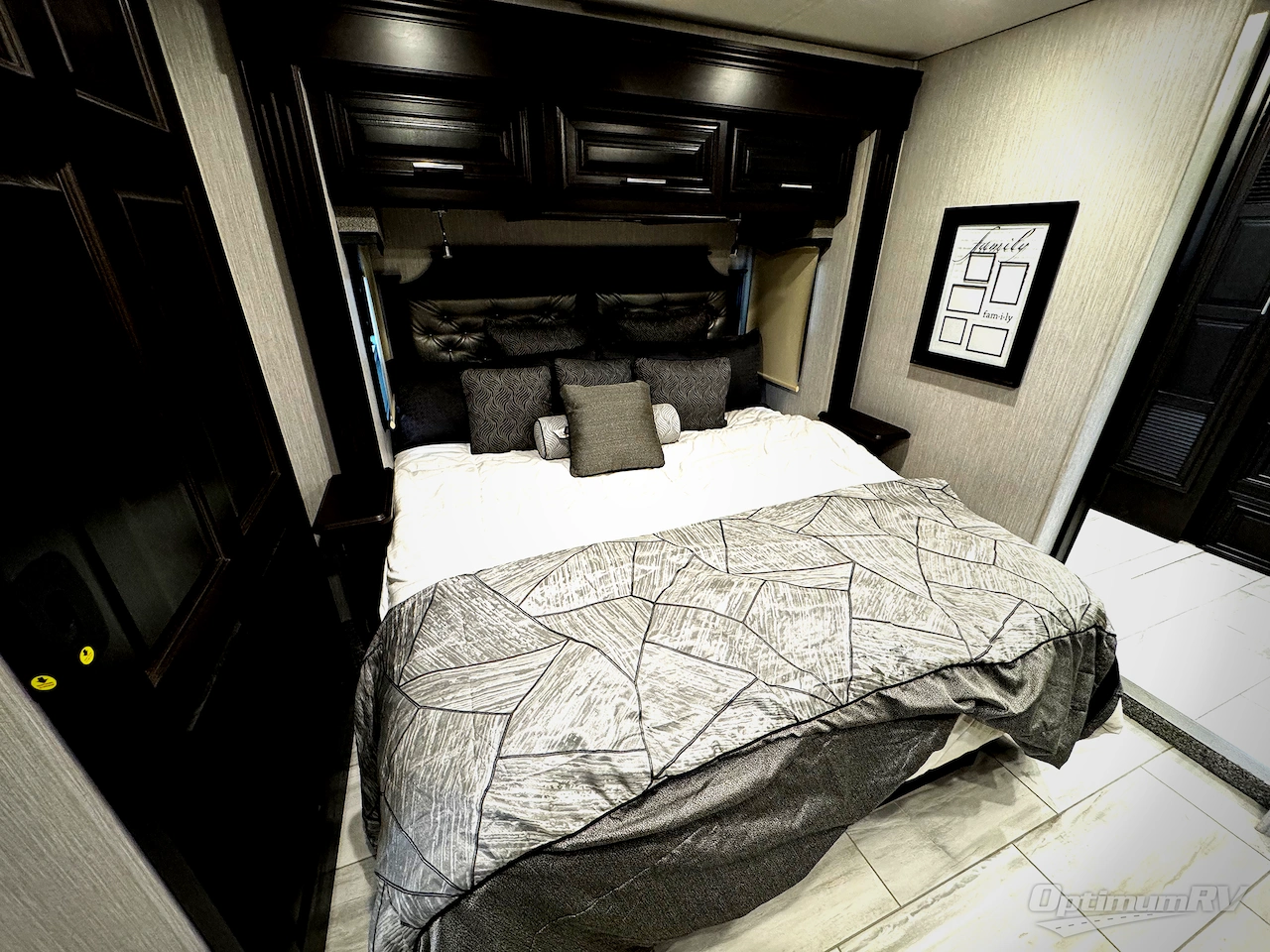 2022 Forest River Berkshire XLT 45A Photo 32