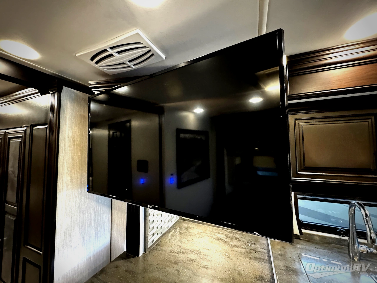 2022 Forest River Berkshire XLT 45A Photo 45