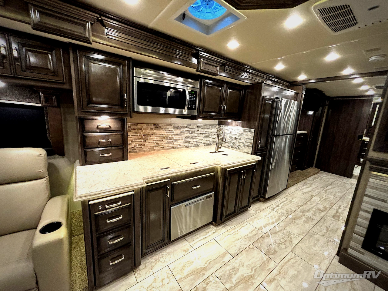 2019 Holiday Rambler Endeavor 38W Photo 12