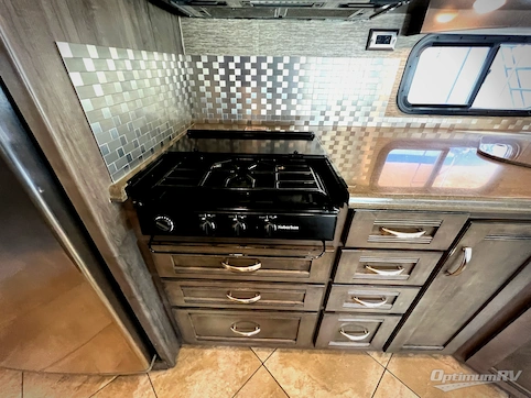 2019 Winnebago Forza 36G RV Photo 3