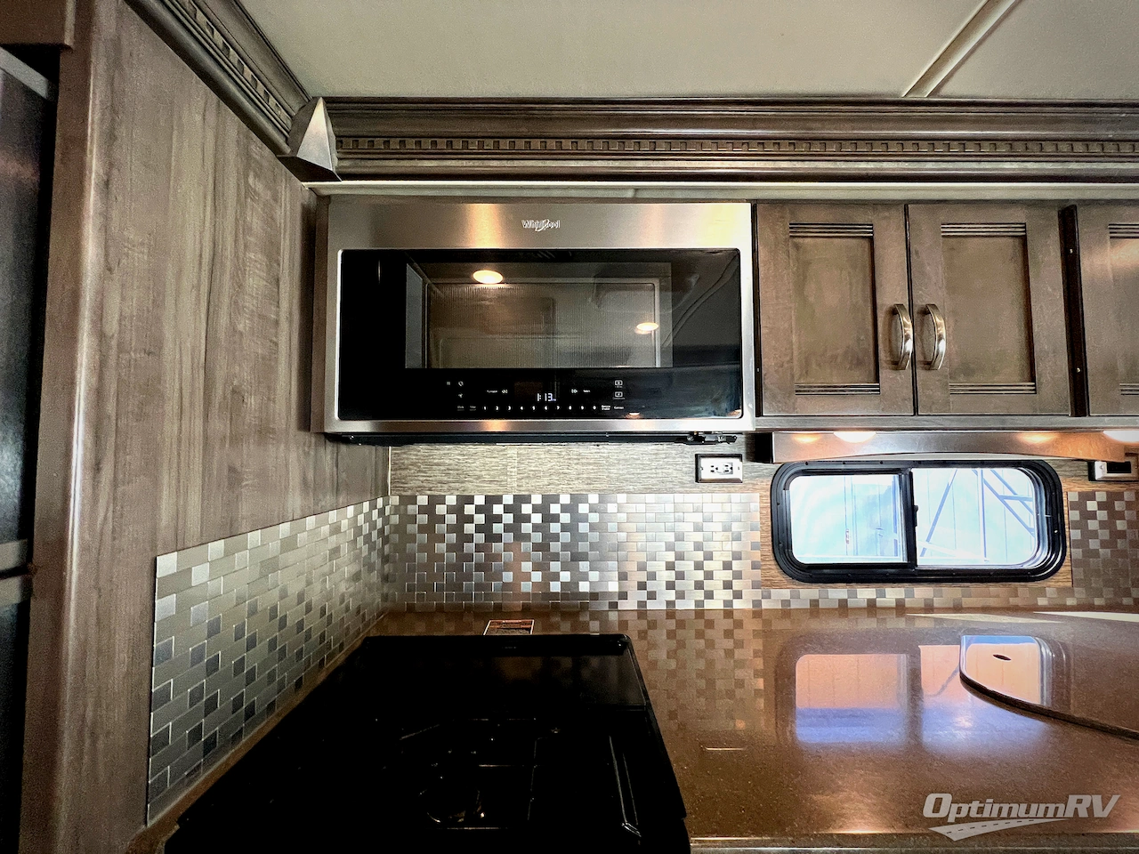 2019 Winnebago Forza 36G Photo 14