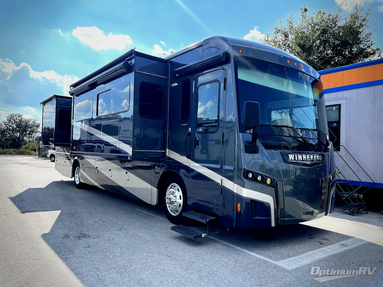 2019 Winnebago Forza 36G Photo 1