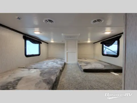 2024 CrossRoads Hampton HP390PVL RV Photo 4