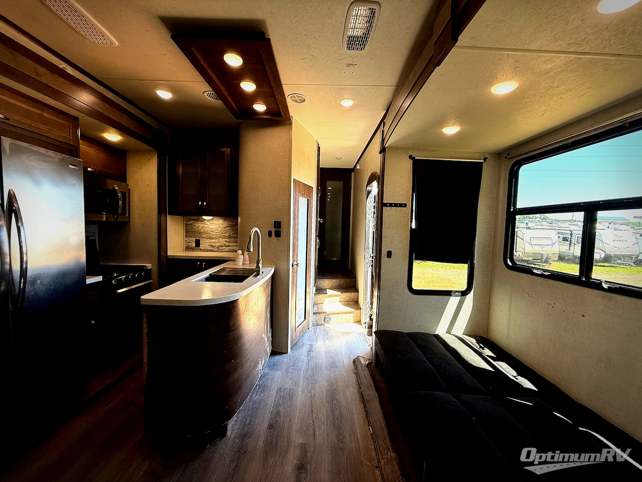 2019 Highland Ridge Highlander HF383H Photo 4