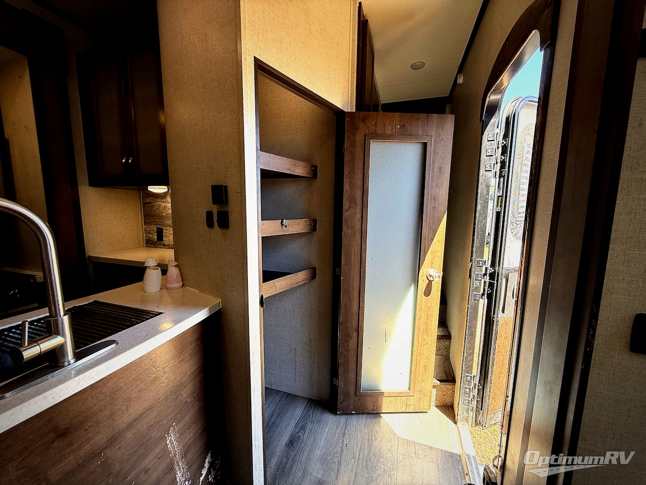 2019 Highland Ridge Highlander HF383H Photo 5