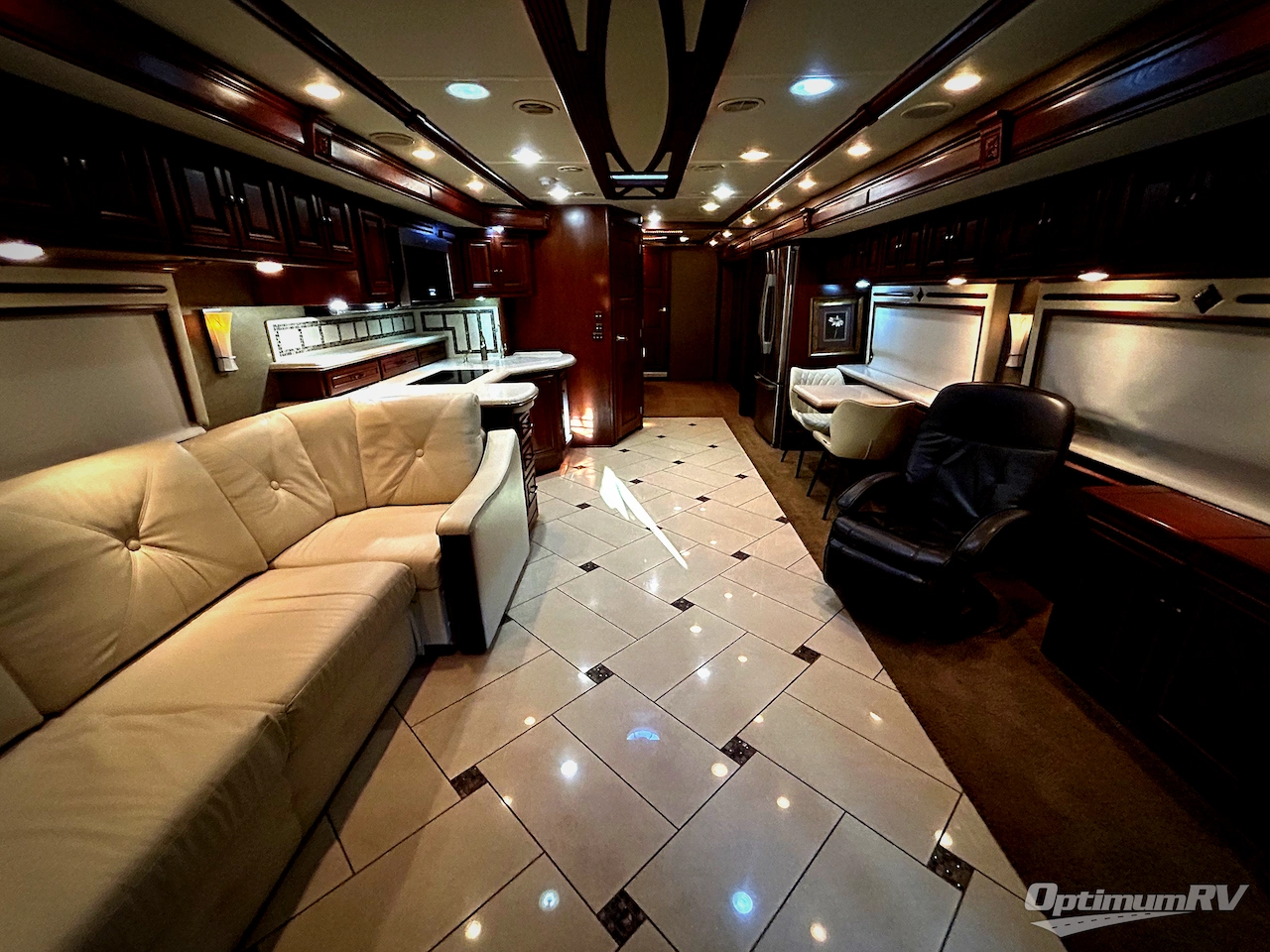 2013 Itasca Ellipse 42QD Photo 4