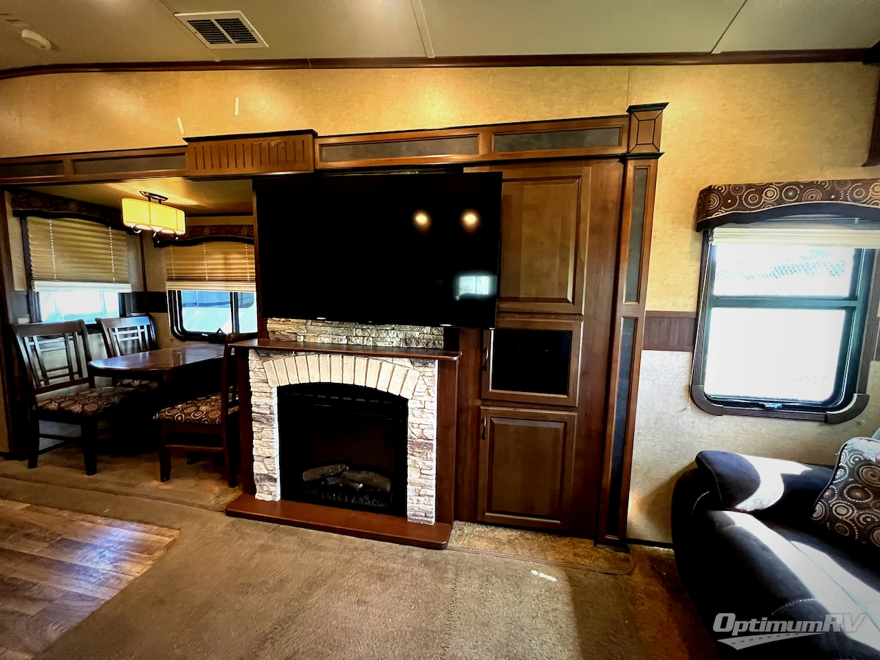 2015 Jayco Eagle Premier 351RSTS Photo 8