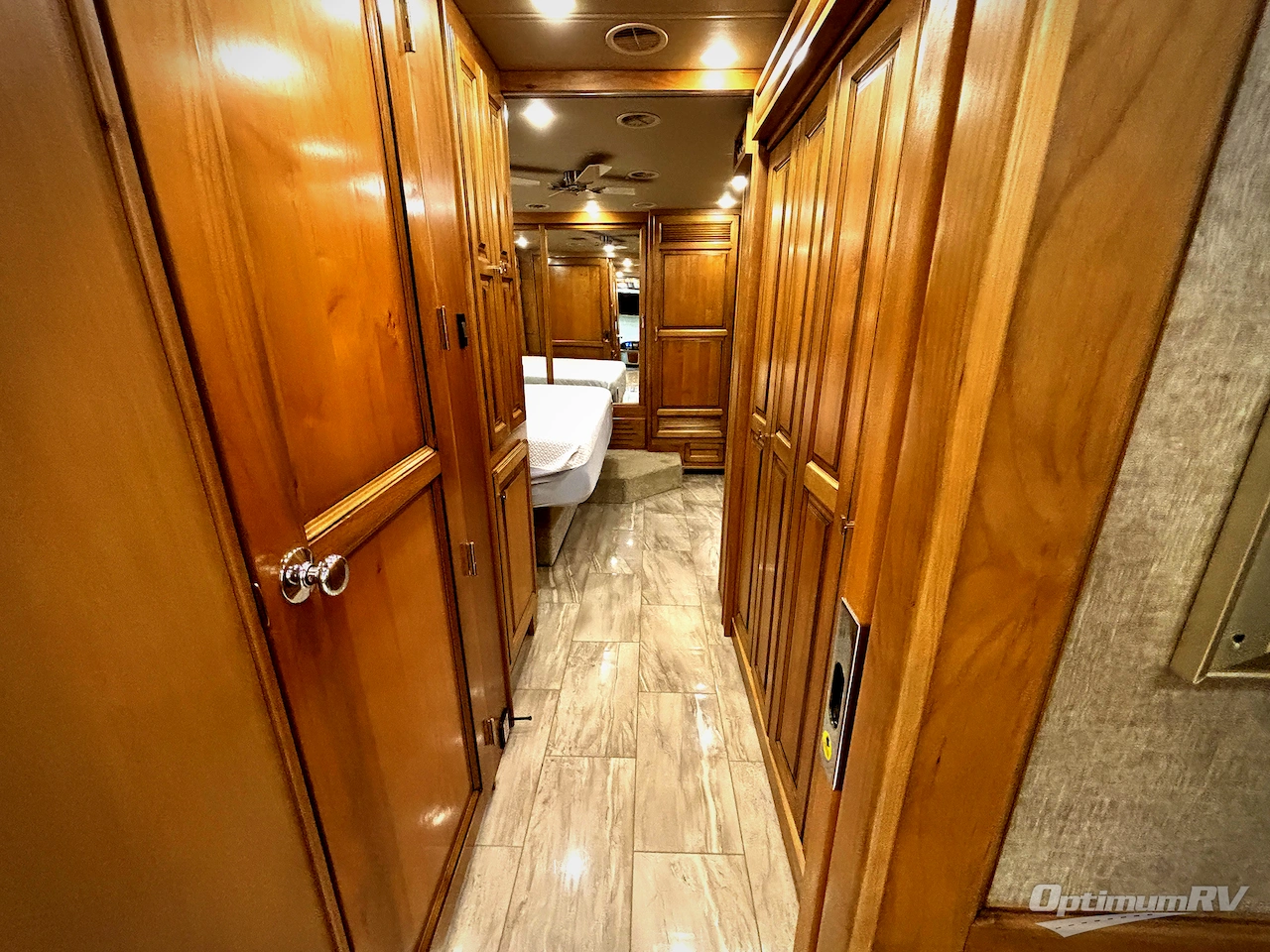 2018 Tiffin Phaeton 40 QKH Photo 17