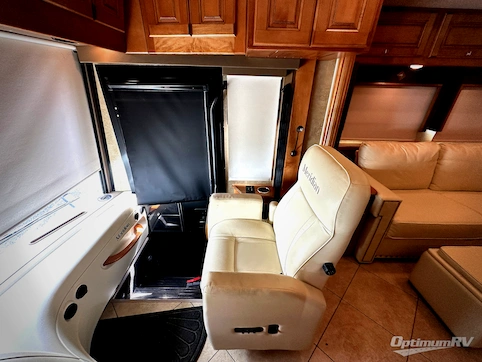 2014 Itasca Meridian 34B RV Photo 2