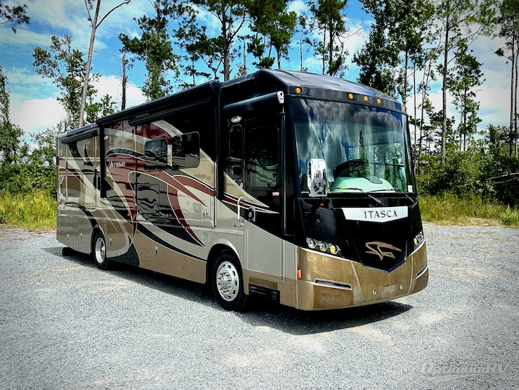2014 Itasca Meridian 34B RV Photo 1