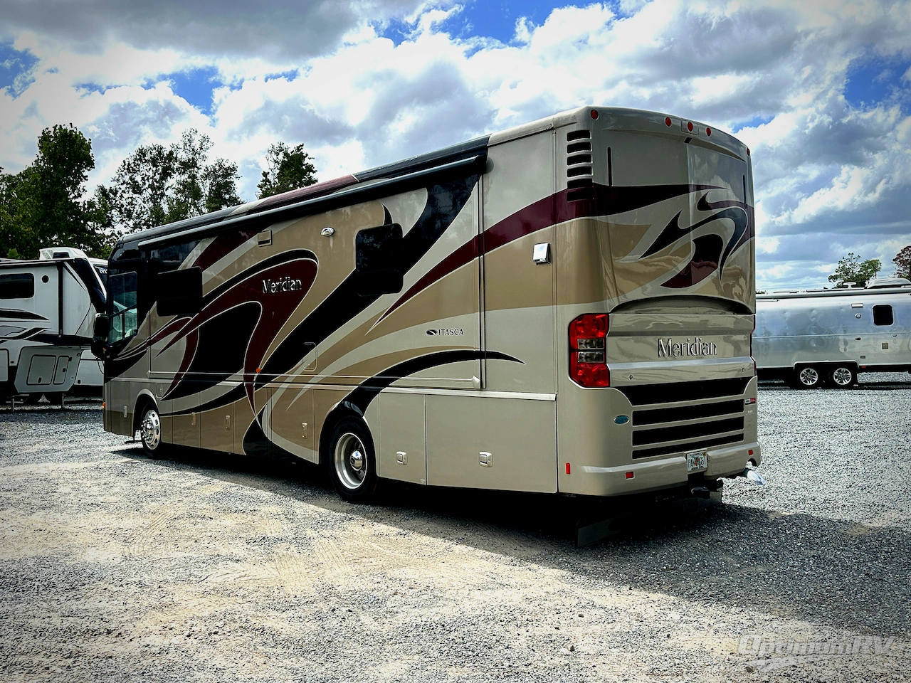 2014 Itasca Meridian 34B Photo 3