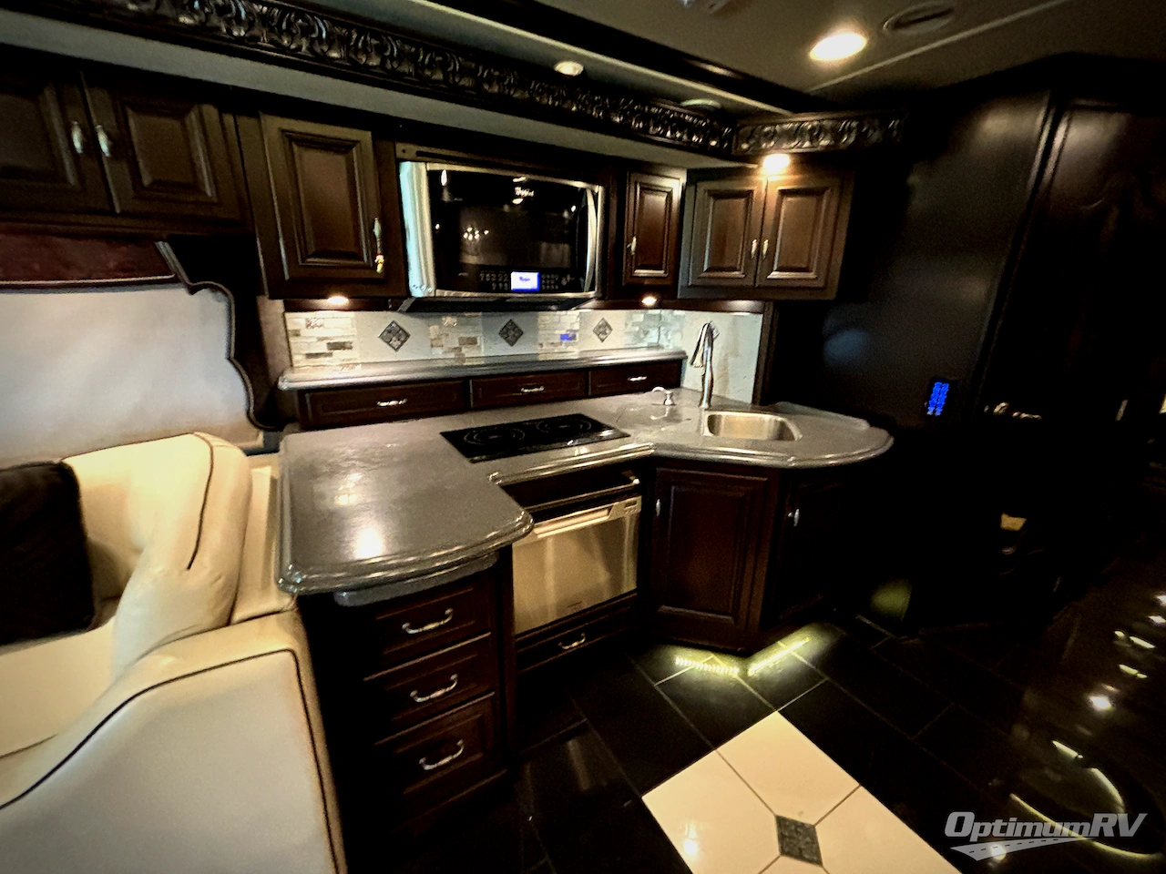 2015 Winnebago Grand Tour 42QL Photo 11