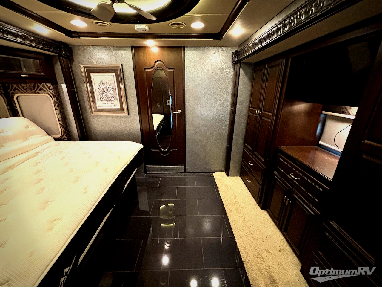 2015 Winnebago Grand Tour 42QL Photo 17