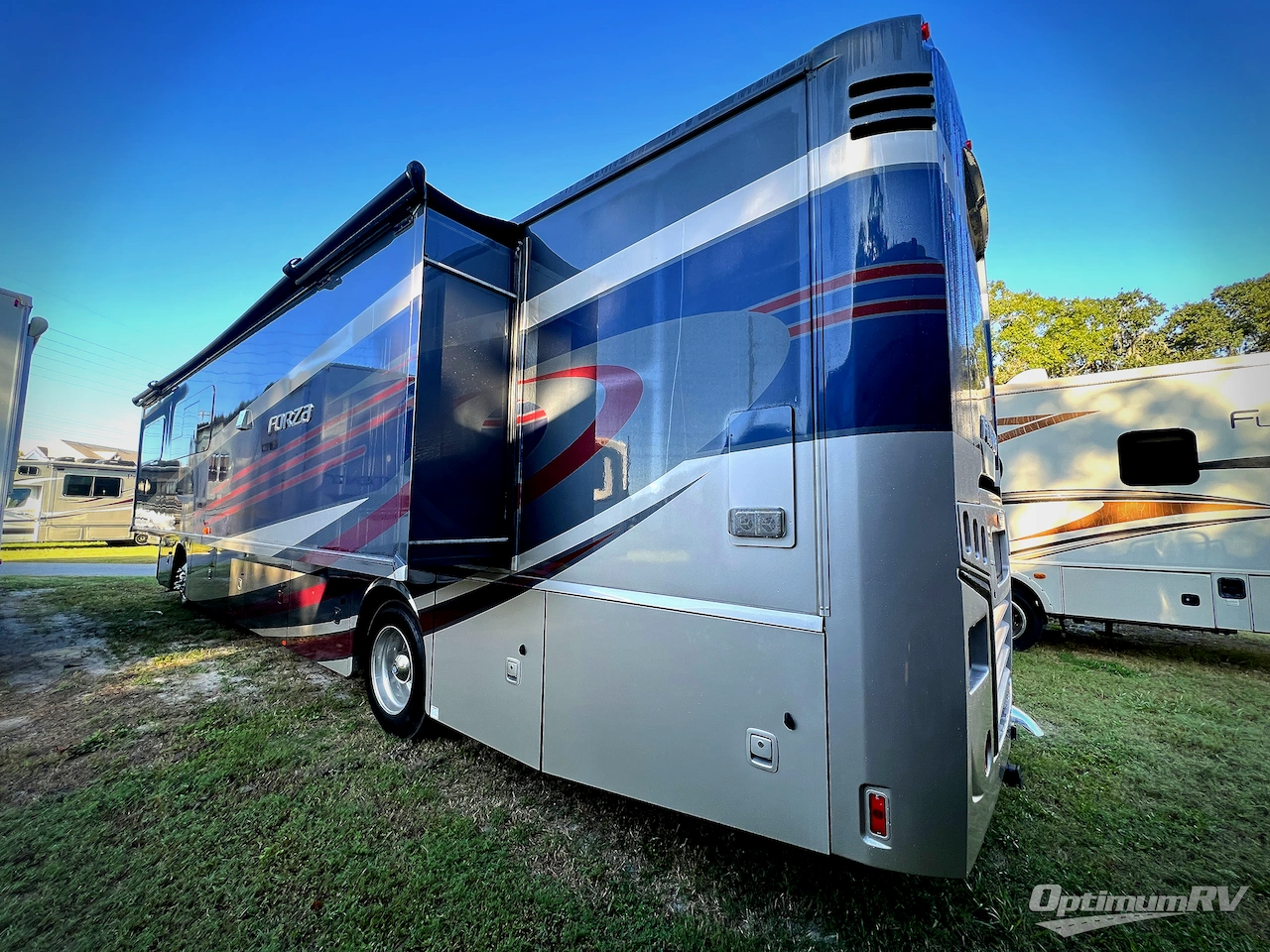 2019 Winnebago Forza 38F Photo 2
