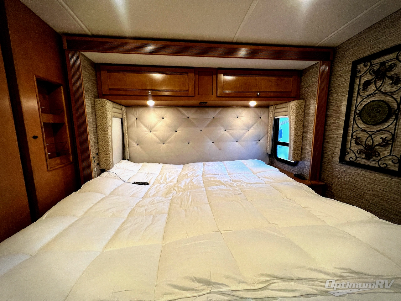 2019 Winnebago Forza 38F Photo 18