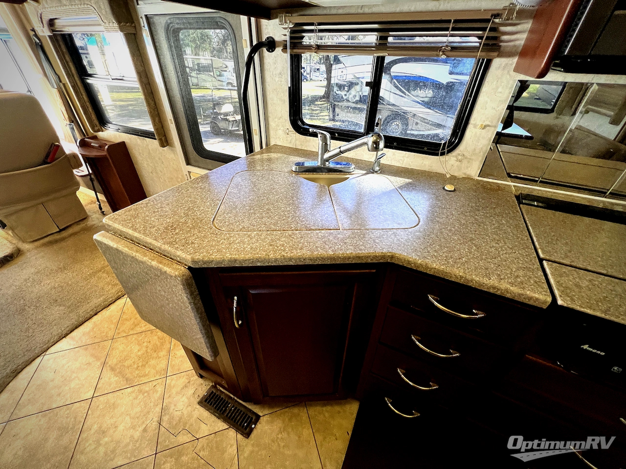 2004 Itasca Suncruiser 37B Photo 9