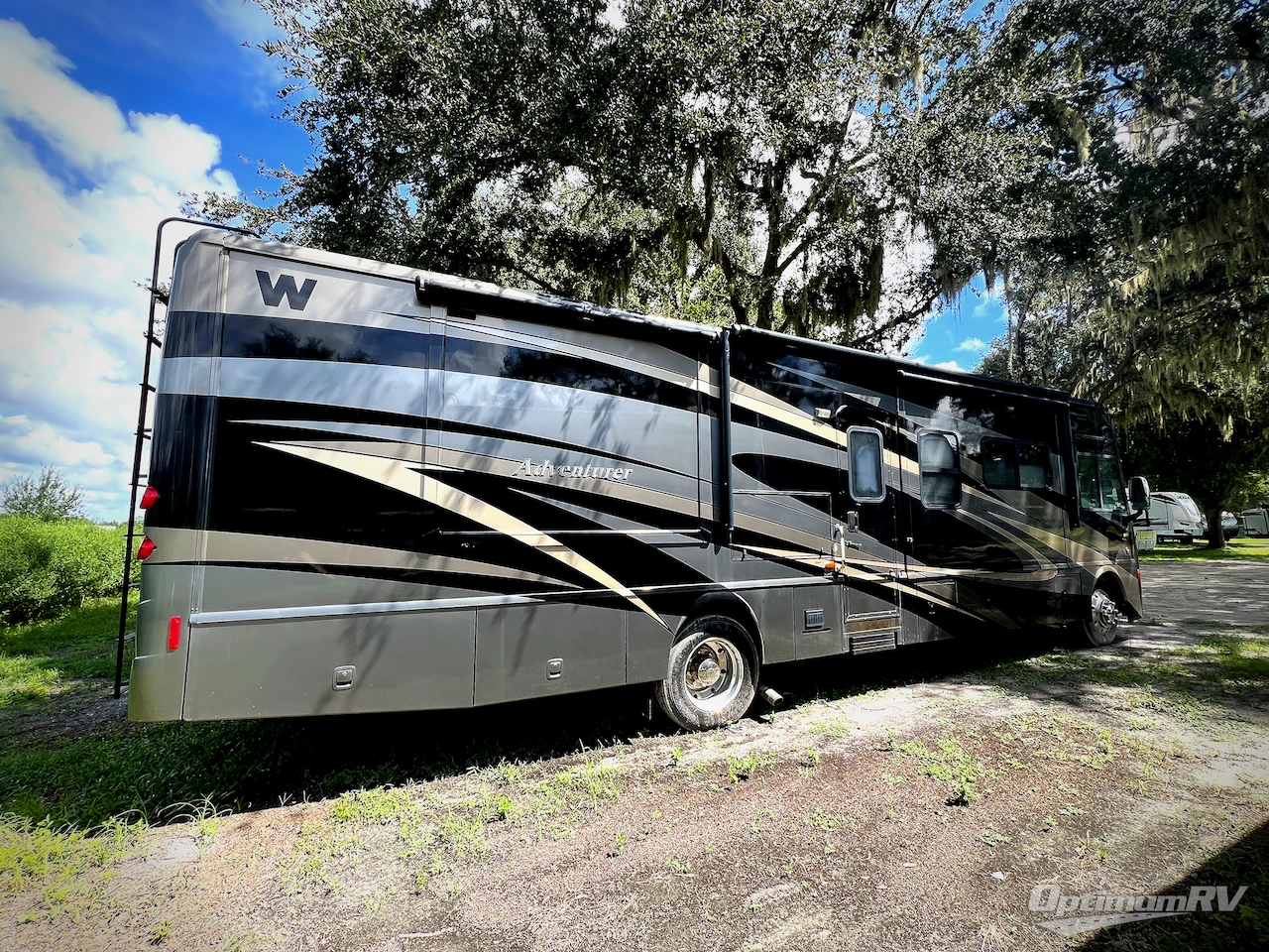 2012 Winnebago Adventurer 37F Photo 6