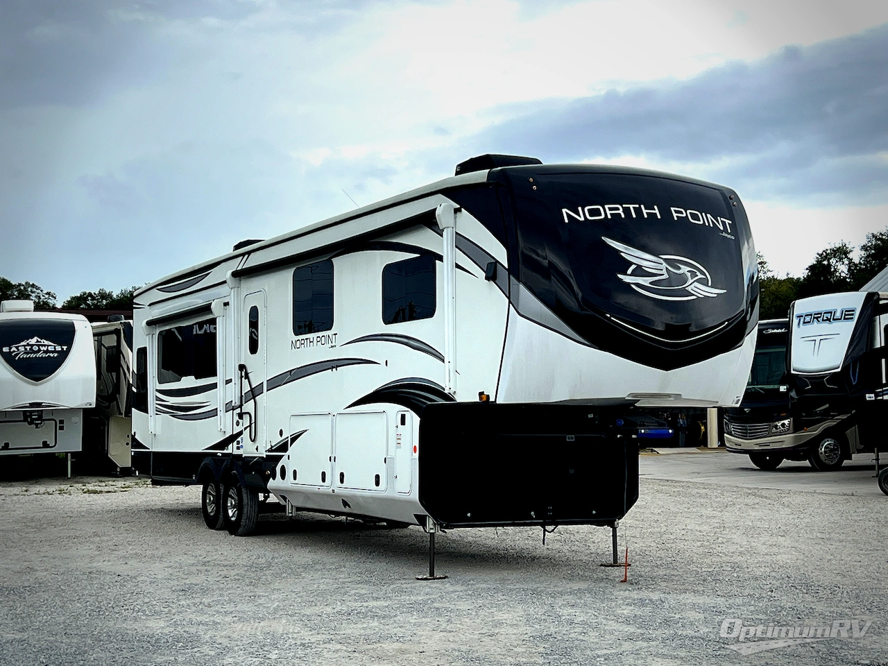 2022 Jayco North Point 377RLBH Photo 1