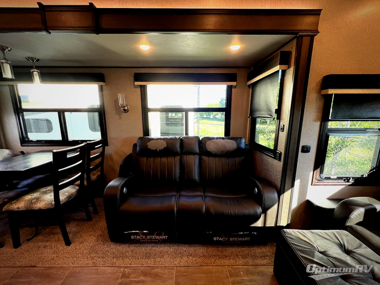 2020 Jayco North Point 377RLBH Photo 10