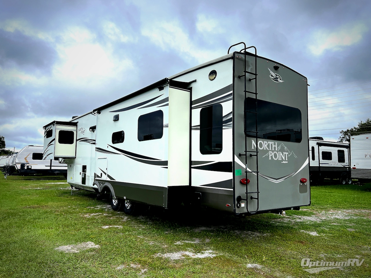 2021 Jayco North Point 377RLBH Photo 2