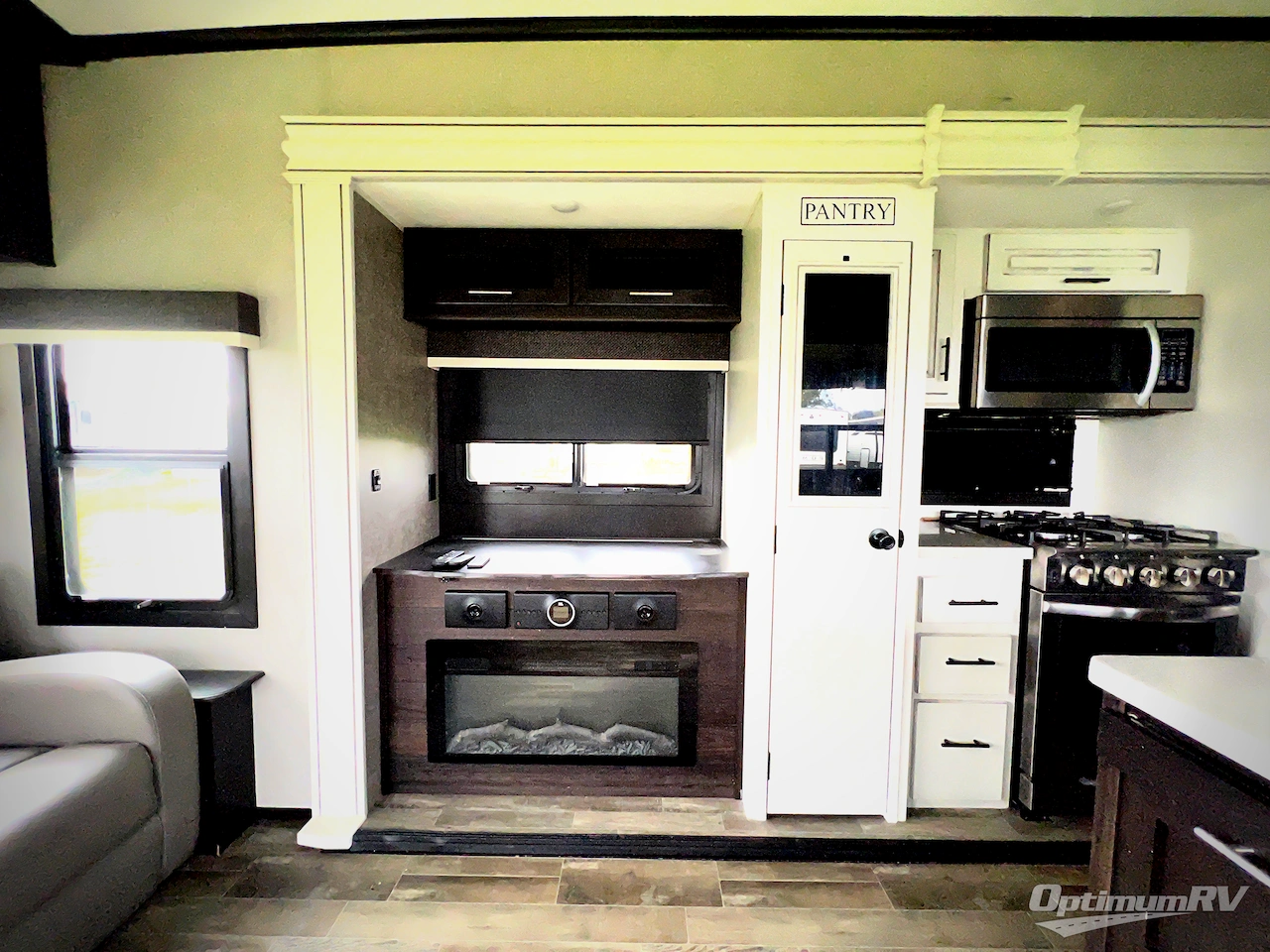 2021 Jayco North Point 377RLBH Photo 6