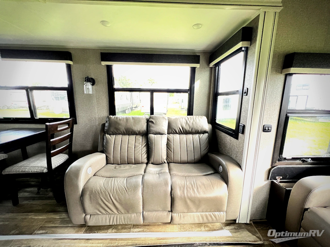 2021 Jayco North Point 377RLBH Photo 8