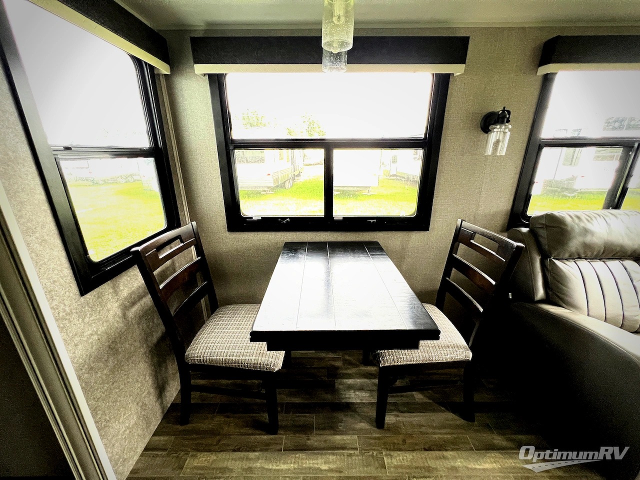 2021 Jayco North Point 377RLBH Photo 9